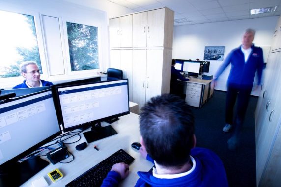 1761969140-1572083_1280x1024